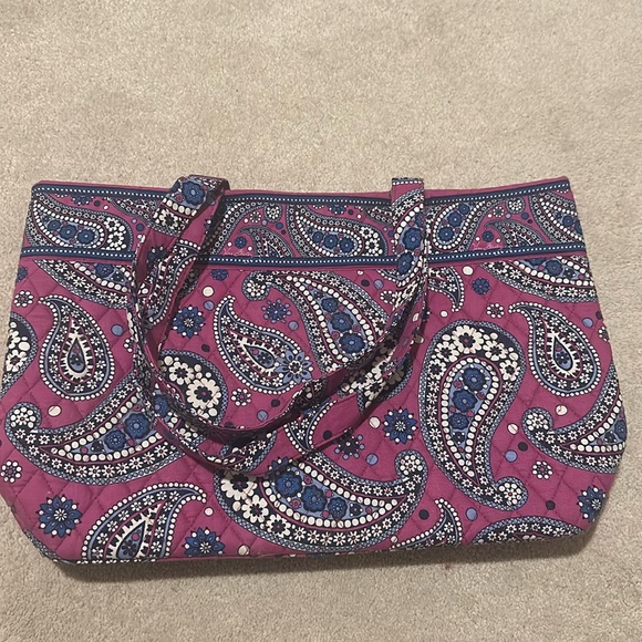 Vera Bradley Boysenberry Tote 😍 Excellent Used Condition - Picture 2 of 4